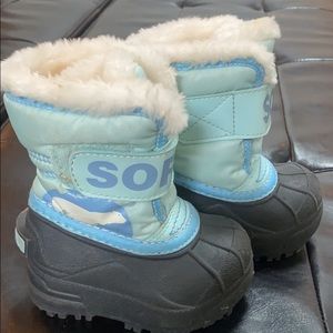 Baby winter Sorel boots size 4